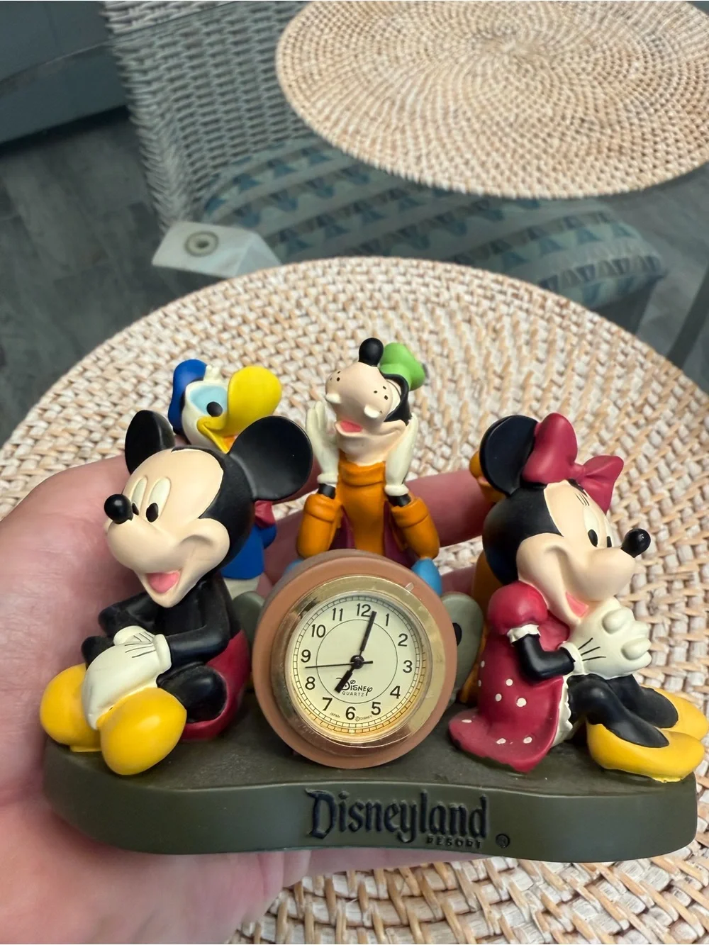 Vintage Disneyland Best Friends Mickey Minnie Goofy Donald Pluto Desk Clock